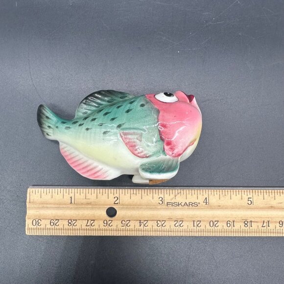 Vintage Rainbow Trout Fish Shakers Figurines Green Pink Mid Century Kitschy - Picture 10 of 11